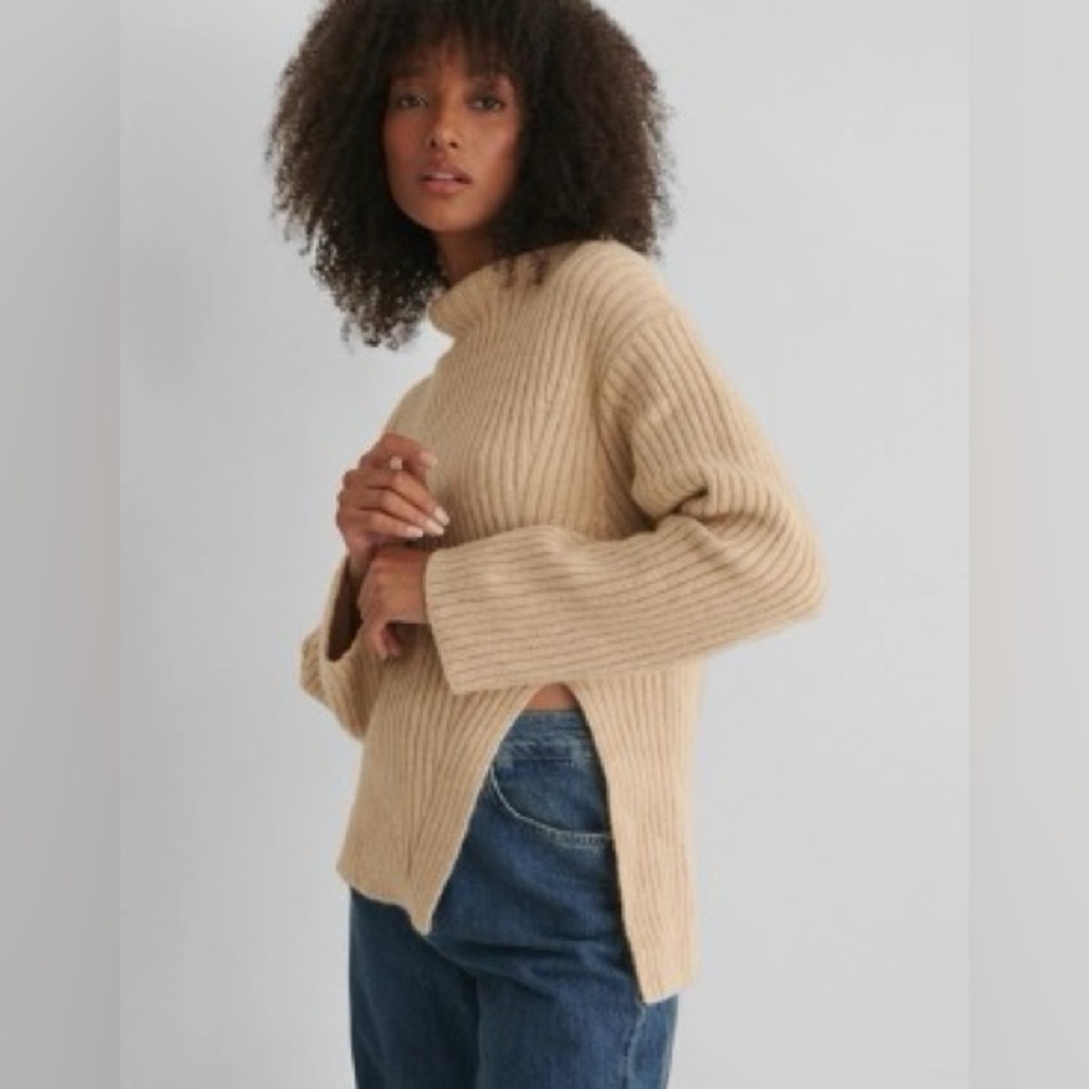 Mango sweater with side slit